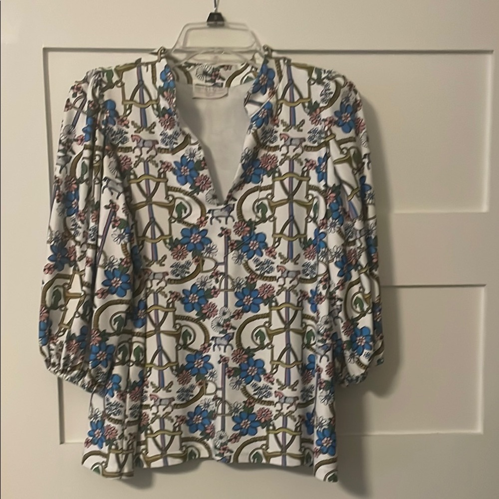 Smith & Quinn Blue & White Equestrian horse floral top Kentucky Derby approved!